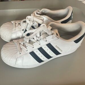 Adidas superstars